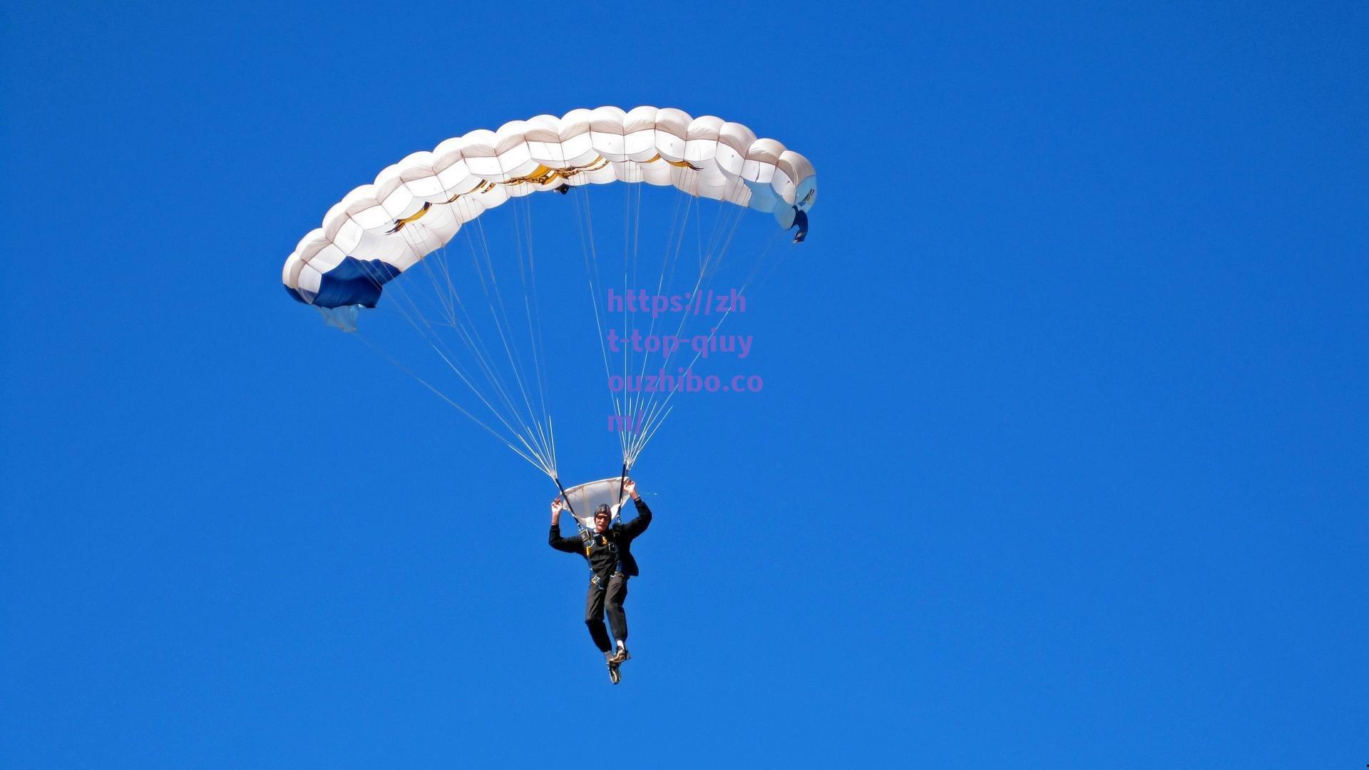 球友直播：赛场并肩铸就深厚情谊 詹姆斯与安东尼诠释伟大对手真挚友谊